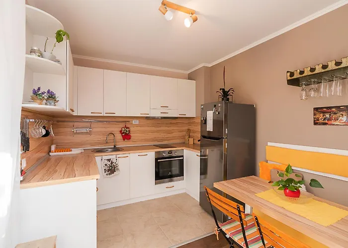 아파트 Seaside With A Garden 산콘스탄틴앤헬레나