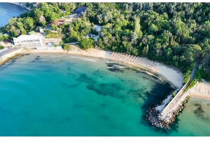 아파트 Seaside With A Garden *